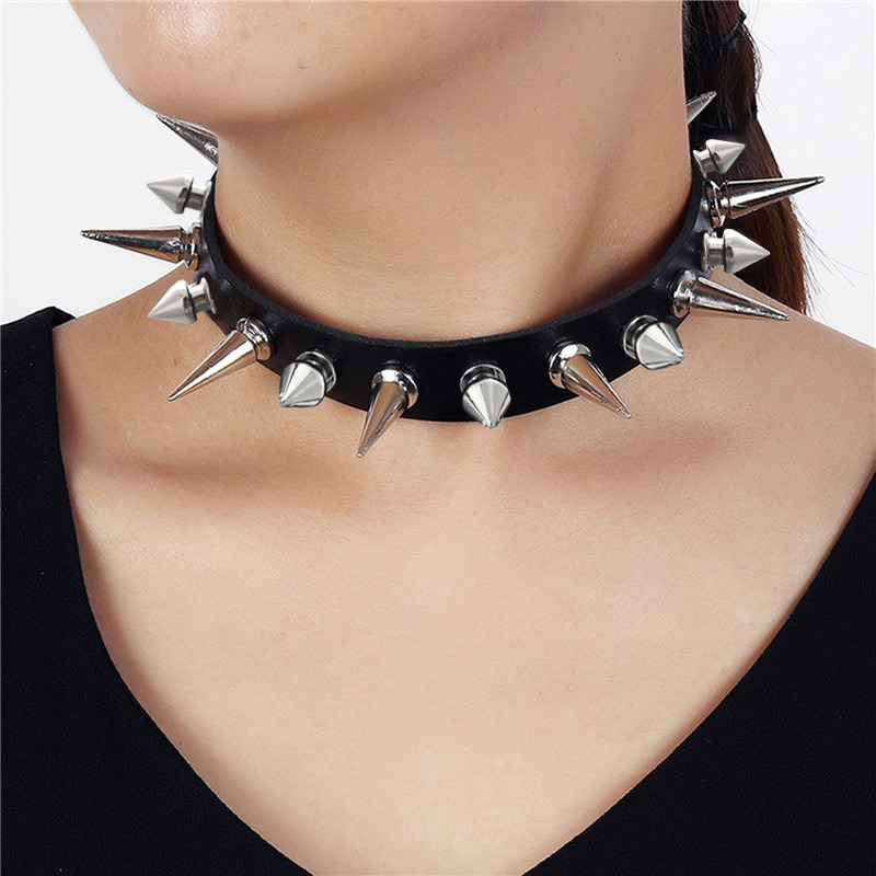 Goth Punk Spike Choker - 펑크 스타일의 긴 스파이크 초커, 여성